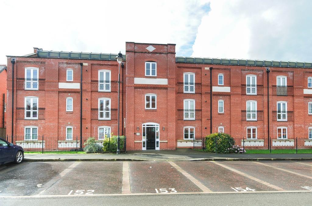 Trevore Drive, Standish, Wigan, WN1 2QE 2 bed apartment £595 pcm (£137 pw)