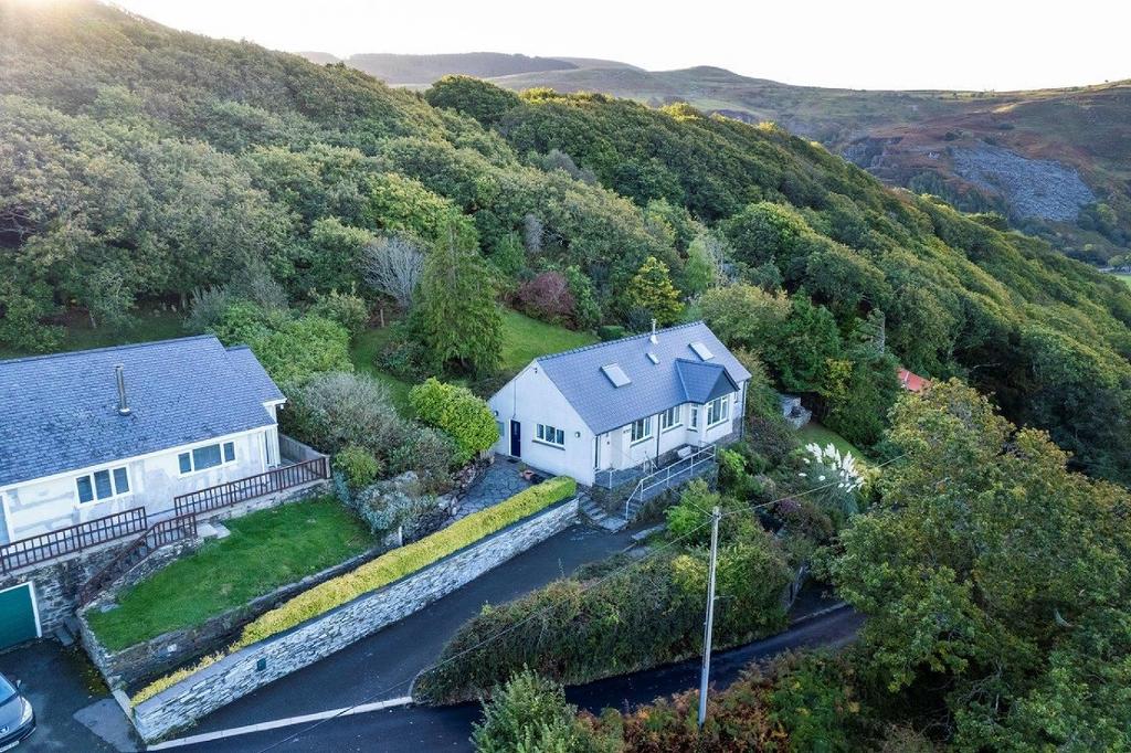 Awel Y Mor, Ffordd y Bryn, Friog... 5 bed detached house for sale £