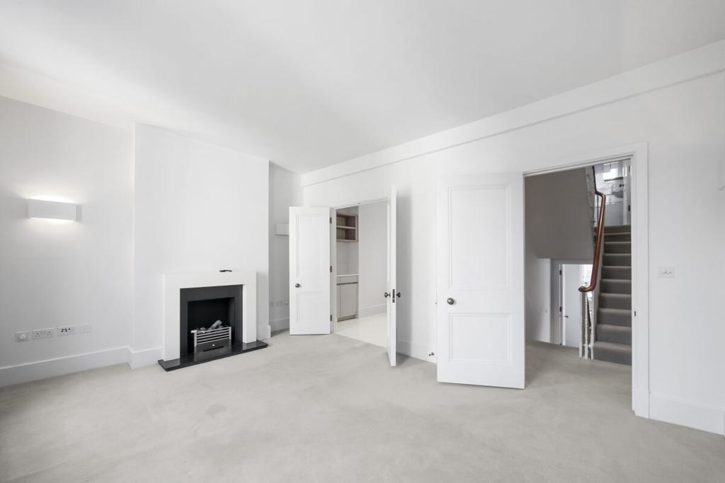 Oakley Gardens Chelsea SW3 2 bed apartment £5,633 pcm (£1,300 pw)