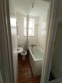 2 bedroom terraced house to rent, Helena Road, London, E13