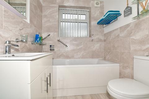 36 Lindsay Road, Worcester Park, KT4 8LE
