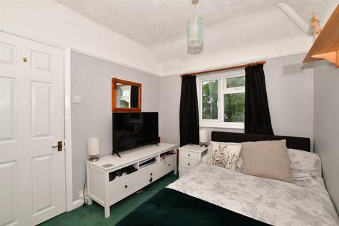 36 Lindsay Road, Worcester Park, KT4 8LE