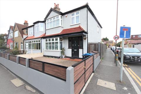 3 bedroom semi-detached house for sale - Commonside East, Mitcham
