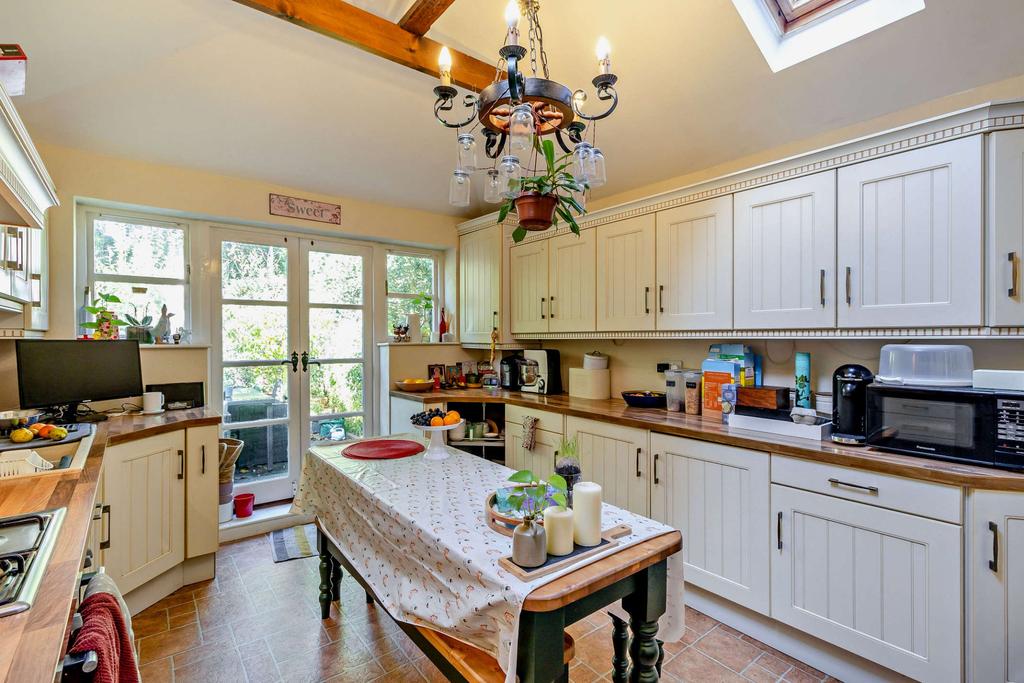 Waxwell Lane, Pinner, HA5 2 bed semidetached house £675,000