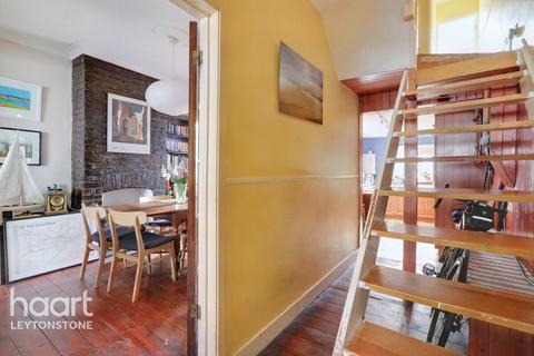 106 Pearcroft Road, London, E11 4DR