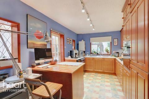 106 Pearcroft Road, London, E11 4DR