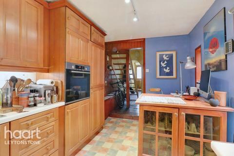 106 Pearcroft Road, London, E11 4DR