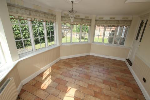 3 bedroom bungalow for sale - Rushmore Hill, Orpington, BR6