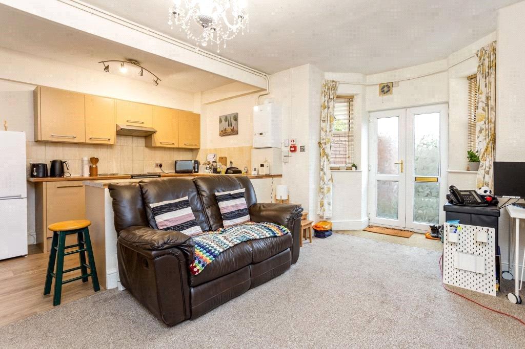 Trinity Road, Scarborough, North Yorkshire, YO11 1 bed apartment £525