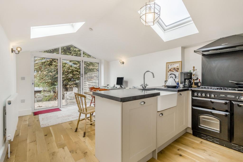 Gate Cottages, Old Common Road, Chorleywood, WD3 2 bed house for sale