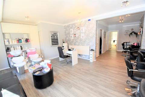 2 bedroom apartment for sale - Brook Road, Flixton M41