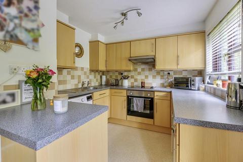 31 Manor Road, Witney, OX28 3UE