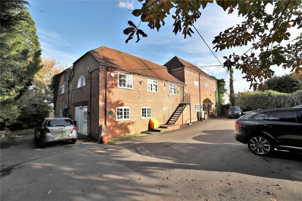 Farnham, Surrey GU9 3 bed detached house for sale £1,250,000
