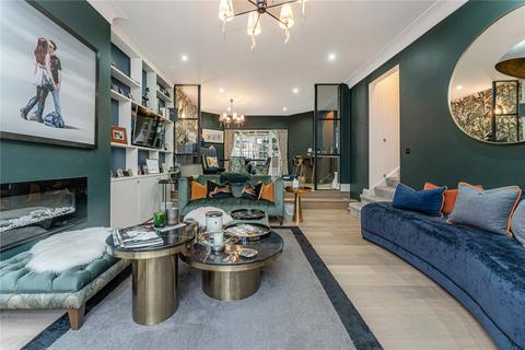 46 Hyde Park Gardens Mews, London, W2 2NX