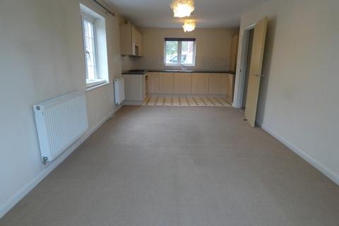2 bedroom flat to rent, Redgrave Court, Wellingborough, NN8