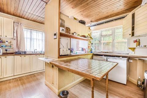 59 Blakes Lane, New Malden, KT3 6NS