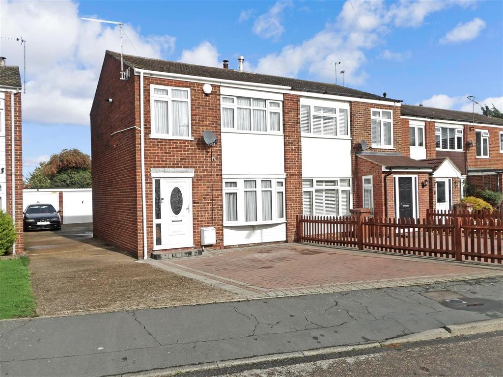 Pannell Road, Isle Of Grain... 3 bed semidetached house £275,000
