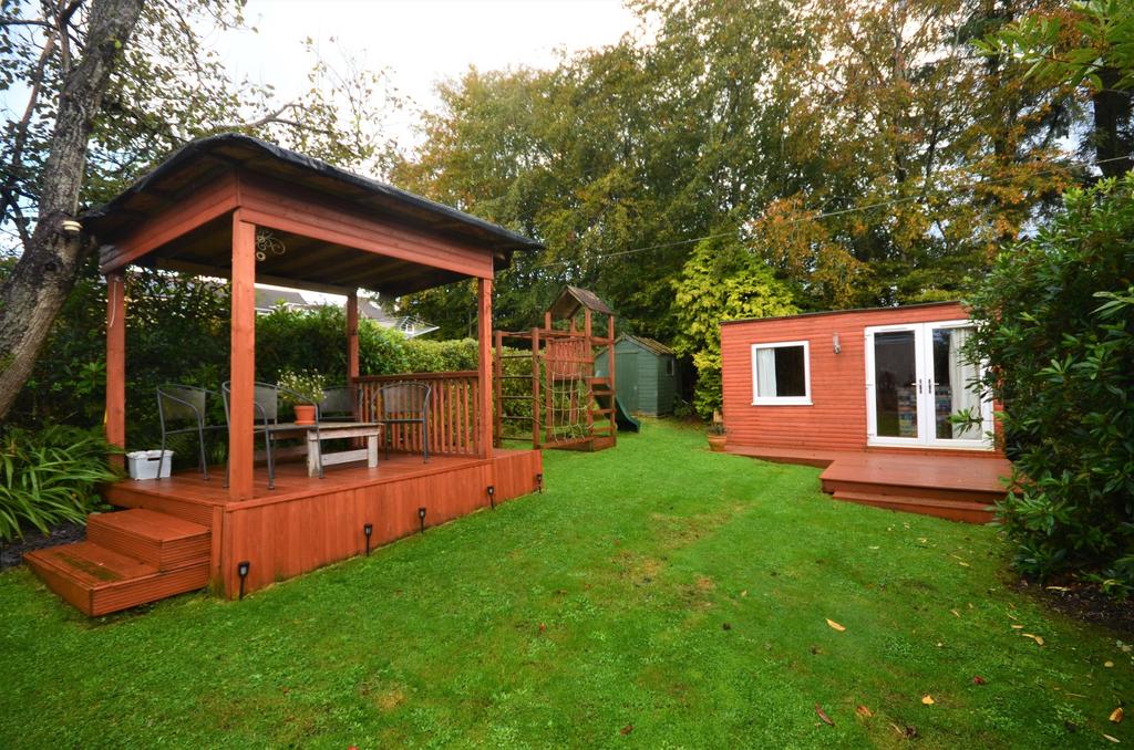 Bain Crescent, Helensburgh, Argyll and Bute, G84 9DD 3 bed semi