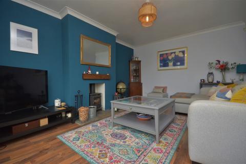 27 Bain Crescent, Helensburgh, G84 9DD