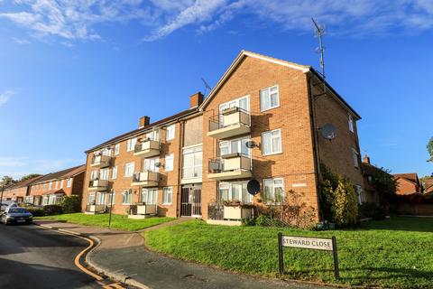 16 Steward Close, Cheshunt, Waltham Cross, EN8 8UW