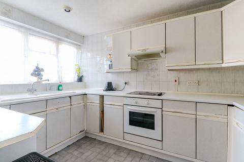 16 Steward Close, Cheshunt, Waltham Cross, EN8 8UW