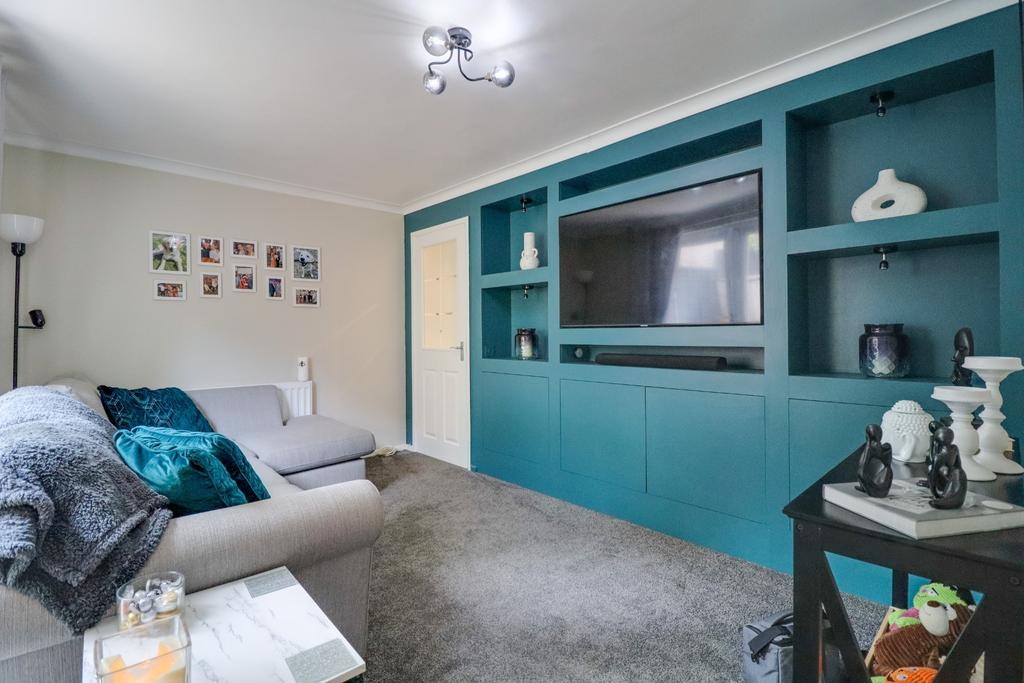 Squirrel Drive, Sholing 2 bed terraced house £240,000