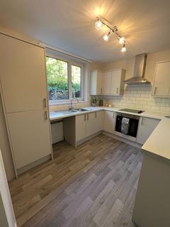 2 bedroom semi-detached house to rent, Aintree Avenue, Doncaster