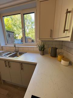 2 bedroom semi-detached house to rent, Aintree Avenue, Doncaster
