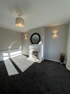 2 bedroom semi-detached house to rent, Aintree Avenue, Doncaster