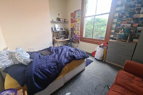 11 bedroom house to rent, St. Johns Terrace, Leeds