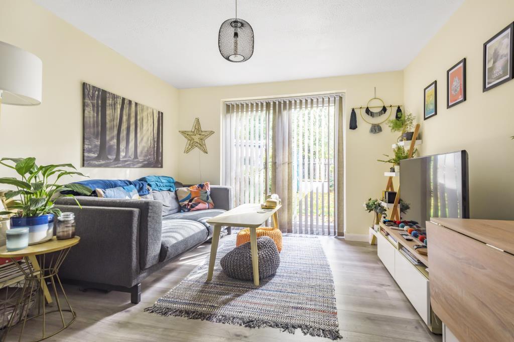 Southwold, Bicester, Oxfordshire, OX26 1 bed terraced house for sale £225,000