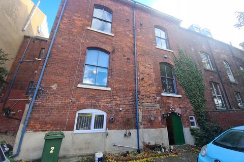 4 bedroom flat to rent, St. Johns Avenue, Leeds
