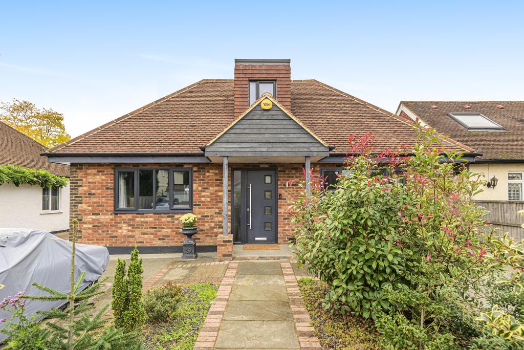 Kilmiston Avenue, Shepperton, TW17 4 bed detached house £980,000