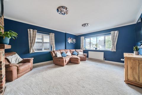 undefined, Kilmiston Avenue, Shepperton, TW17