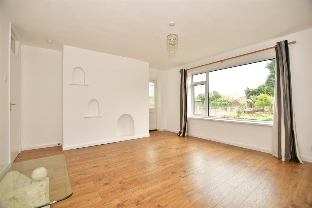 Roberts Road, Greatstone, New Romney... 3 bed ground floor flat £250,000
