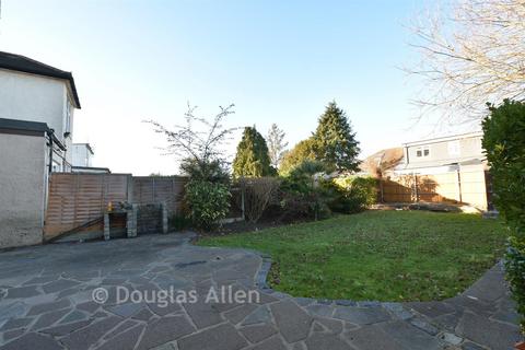 4 bedroom semi-detached house for sale, Lakeside Avenue, Ilford, Essex