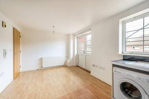 Flat 20, Springfield Court Springfield Road, Kingston Upon Thames, KT1 2SB