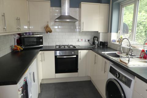 2 bedroom semi-detached house to rent, Ilford Close, Bedworth, CV12