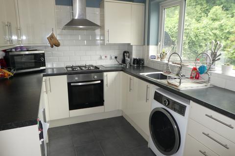 2 bedroom semi-detached house to rent, Ilford Close, Bedworth, CV12