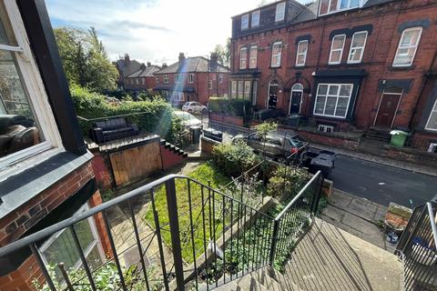 6 bedroom terraced house to rent, Regent Park Terrace,  Leeds, LS6