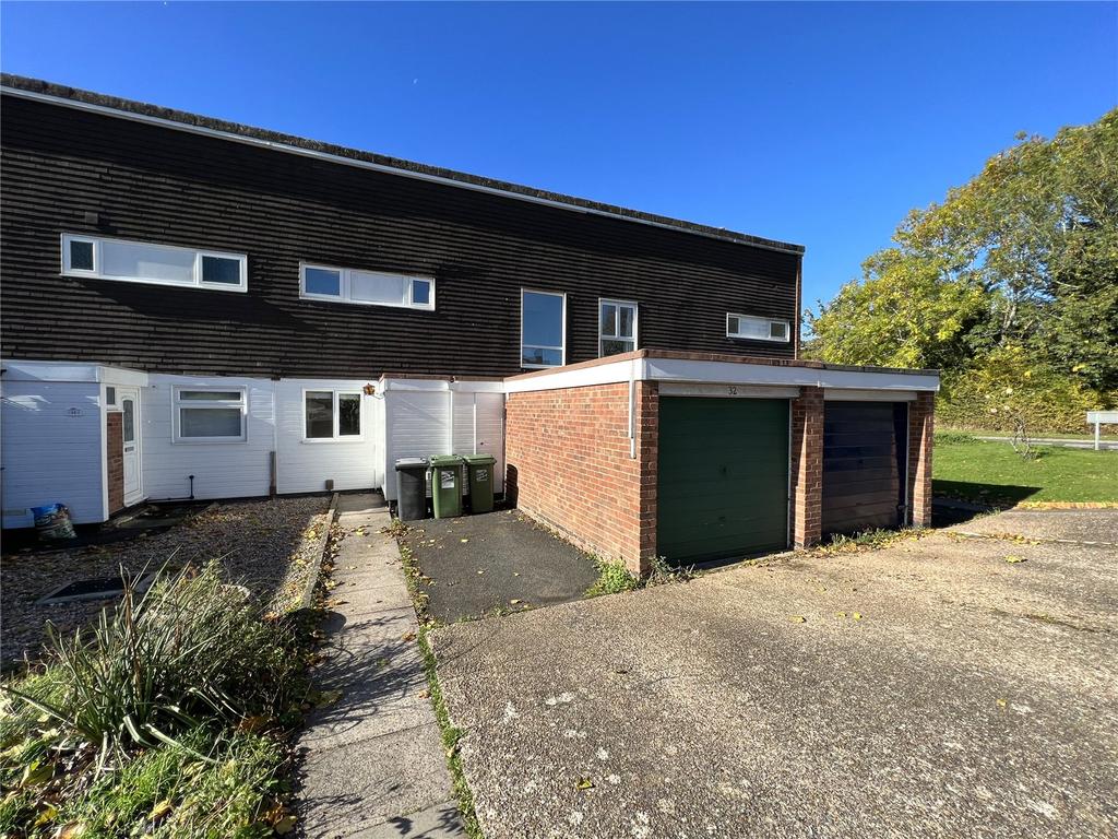 Quinton Close, Redditch, Worcestershire, B98 2 bed terraced house £