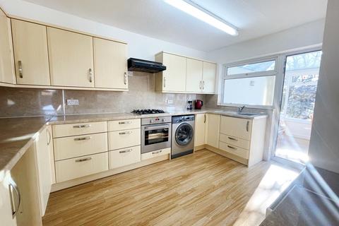 24 Hackleton Rise, Stratton St Margaret, Swindon, SN3 4EF