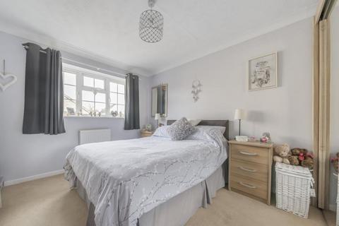 85 Eton Close, Witney, OX28 3GB