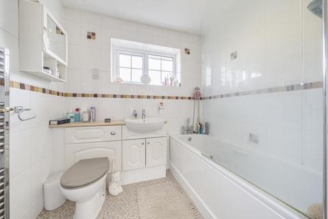 85 Eton Close, Witney, OX28 3GB