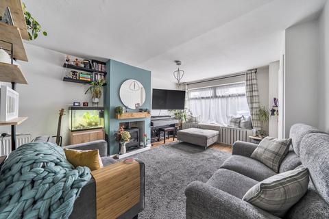 3 bedroom terraced house for sale, Birchwood Drive, West Byfleet, KT14