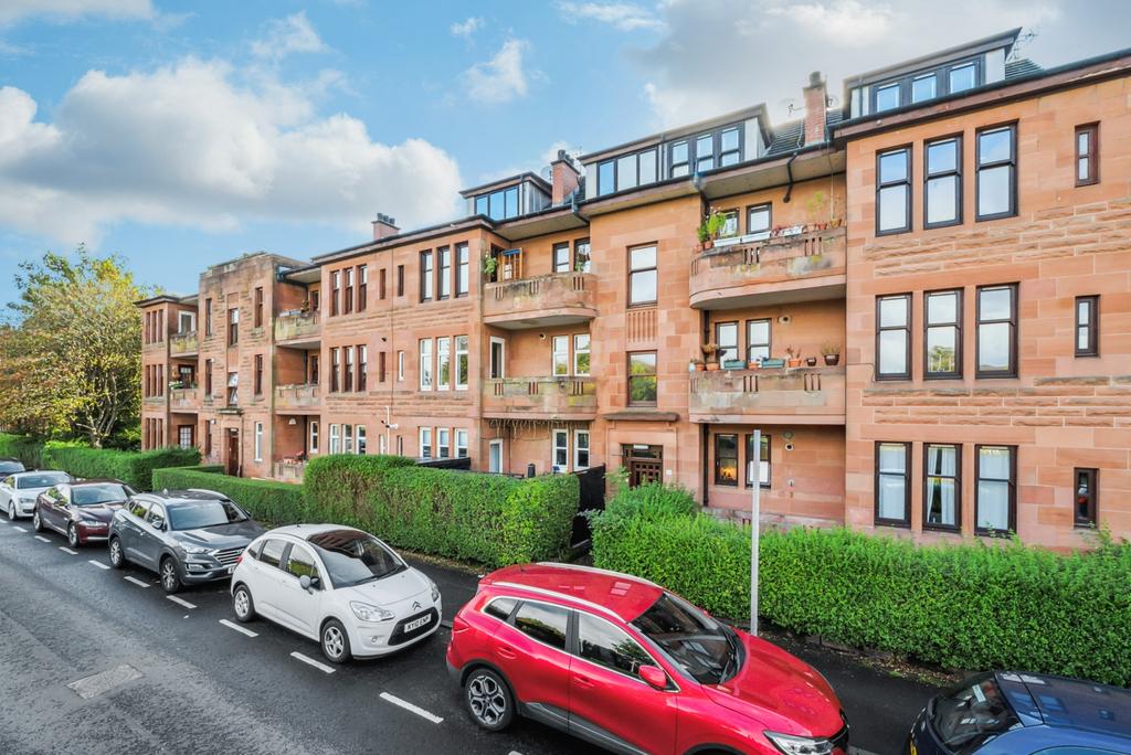 Orchy Street, Flat 2/1, Cathcart, Glasgow, G44 4DH 4 bed duplex £209,000
