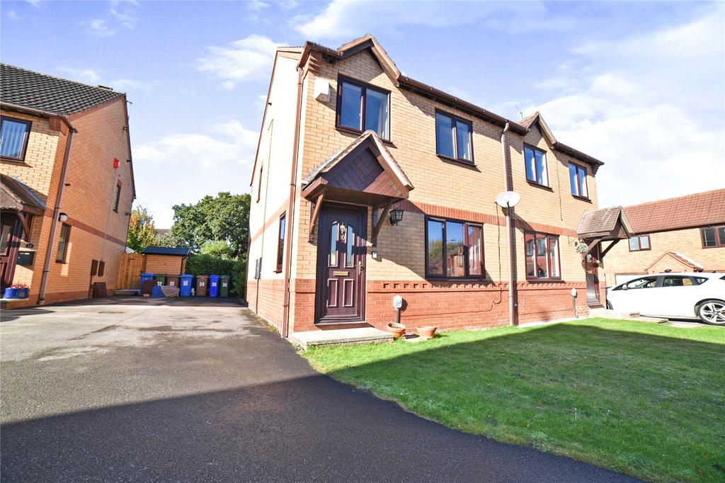 Chester Avenue, Beverley, East Riding... 3 bed semidetached house £