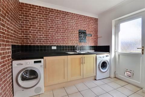 31 Dolphin Close, Linton, Cambridge, CB21 4XA