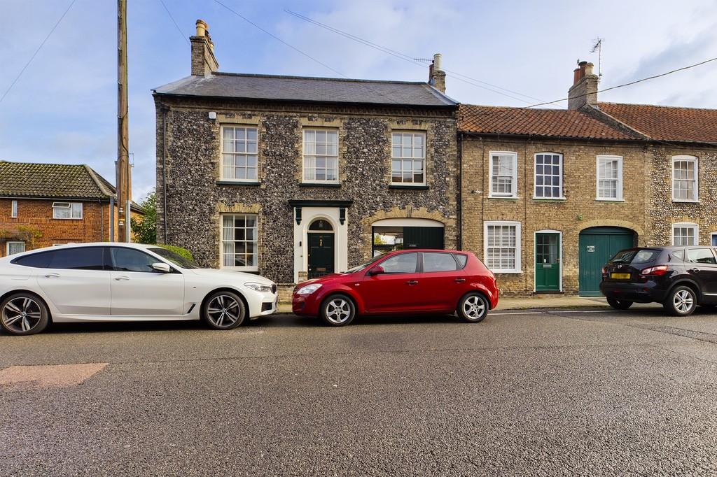 Earls Street, Thetford 4 bed end of terrace house £1,100 pcm (£254 pw)