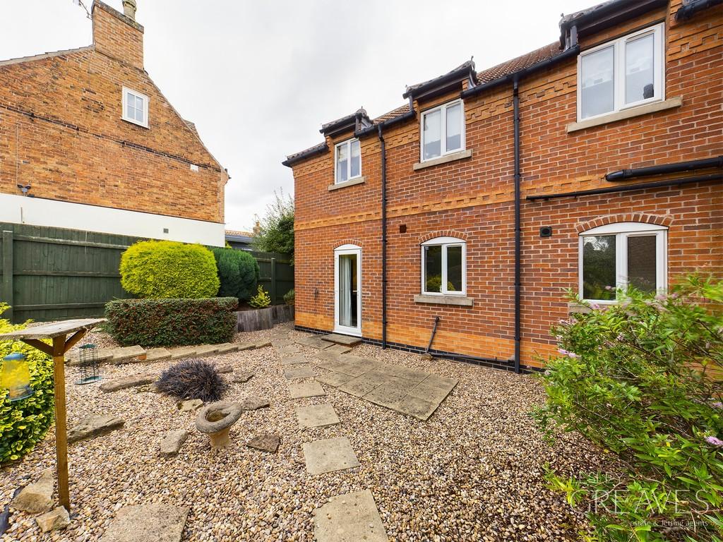 Epperstone Road, Lowdham, Nottingham 1 bed apartment £150,000